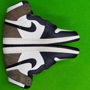 Jordan 1 Retro High Dark Mocha (10.5)